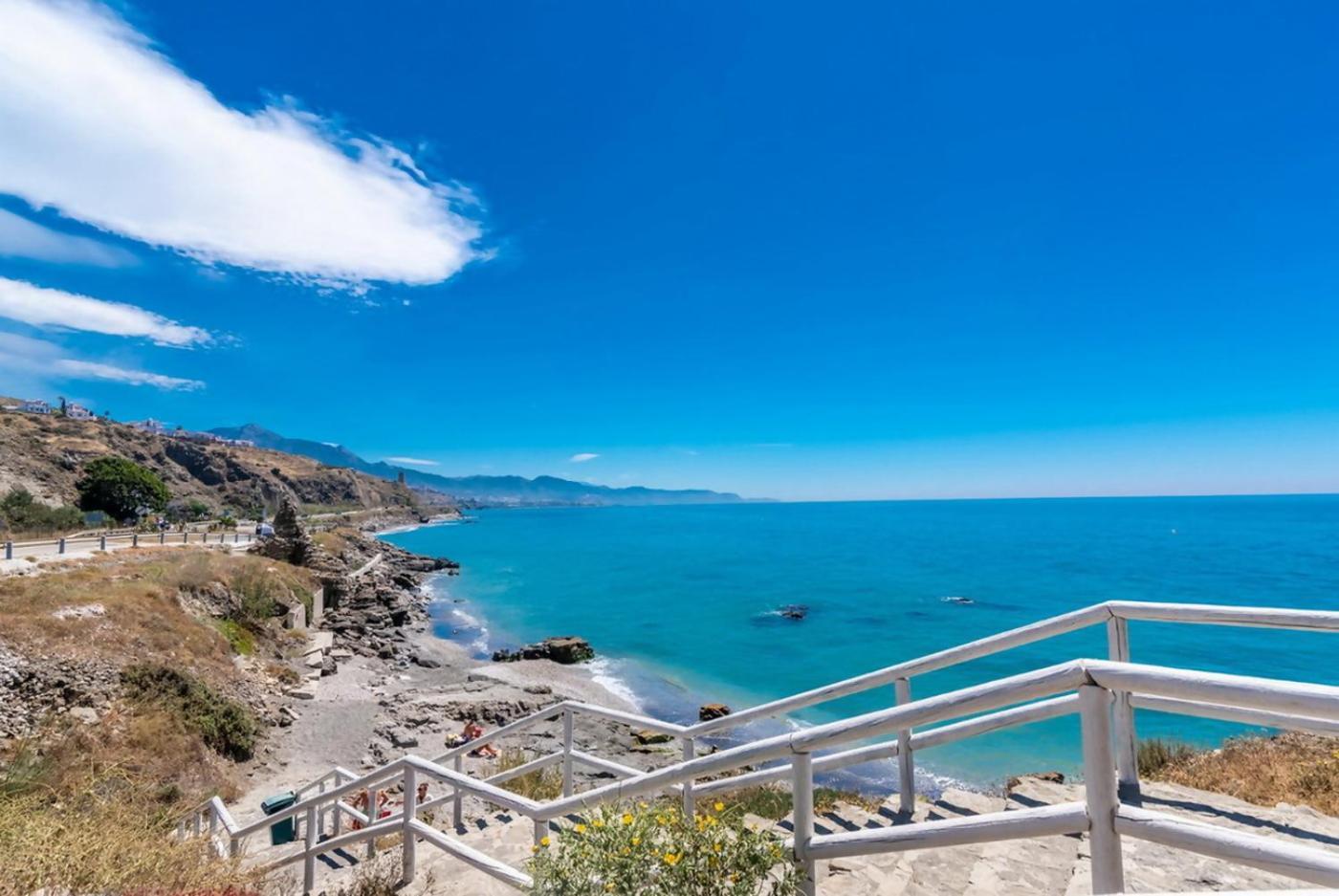 Apartamento Con Impresionantes Vistas Al Mar Torrox Bagian luar foto